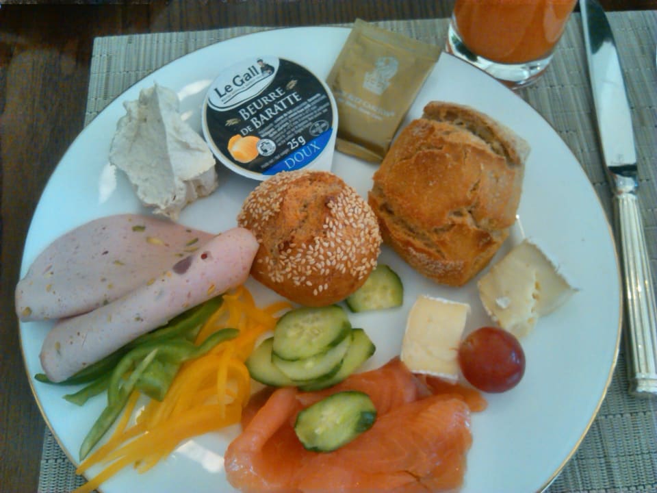 Frühstück  The Ritz-Carlton Abu Dhabi Grand Canal