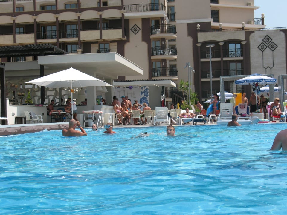 Hier wird immer Wasserball gespielt Burgas Beach Hotel