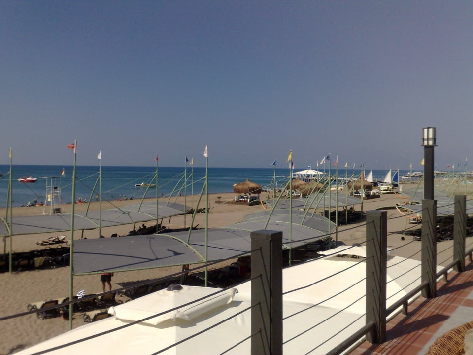 Strand mit Schattenplätzen Limak Lara Deluxe Hotel & Resort