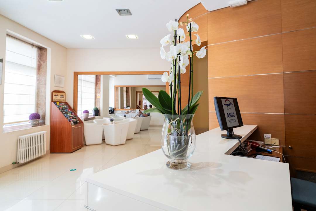 Lobby Hotel Amic Colon