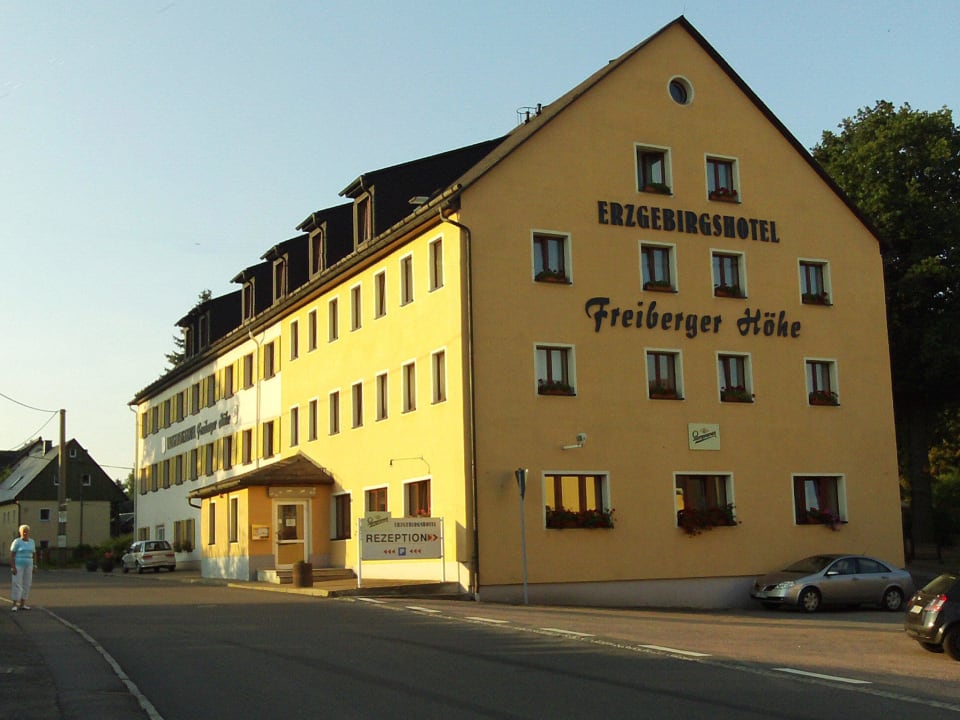 Hotel Freiberger Höhe (Straßenseite) Erzgebirgshotel Freiberger Höhe