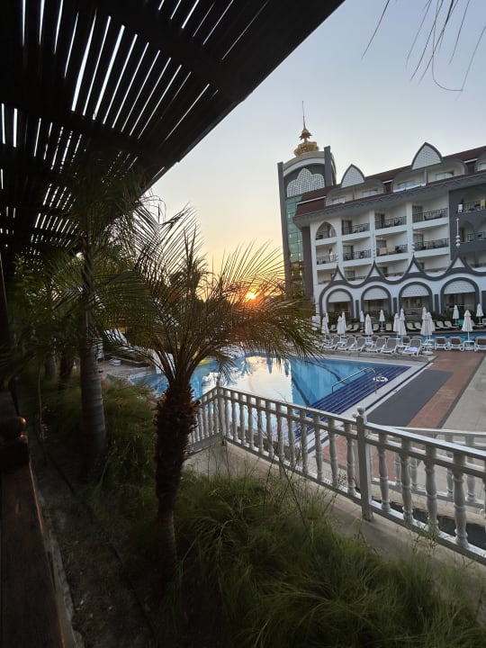 Pool Well Palace Side