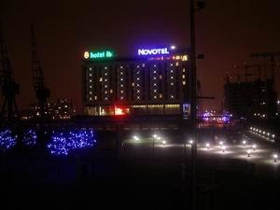 Nachtaufnahme Novotel London Excel Hotel Novotel London Excel