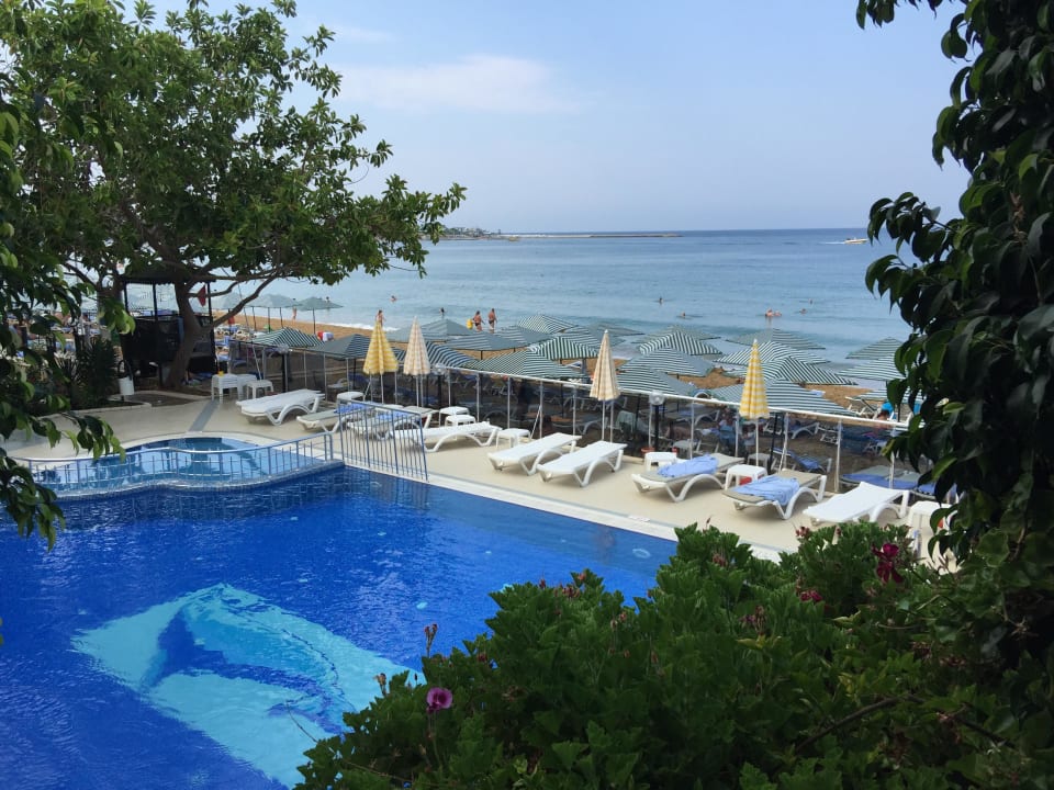 Pool und Meer Aska Hotel Just in Beach