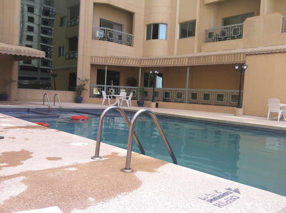 Pool Windsor Tower Hotel