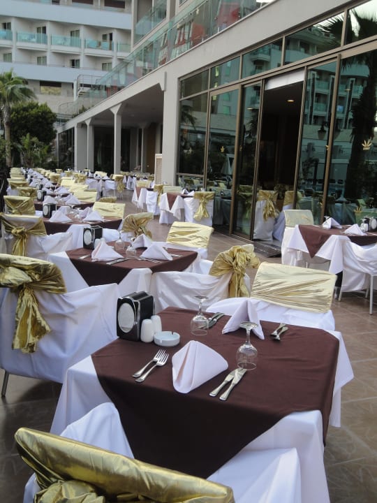 Schön eingedeckt zum Galadinner Aydinbey Kings Palace & Spa