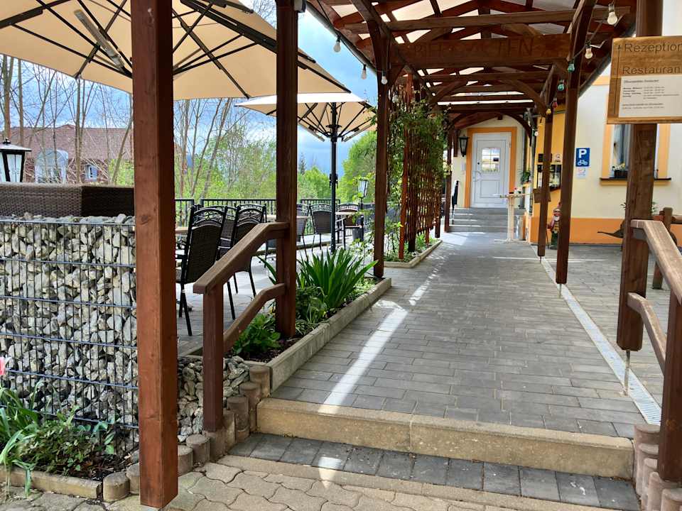 Außenansicht Hotel Zwergschlösschen