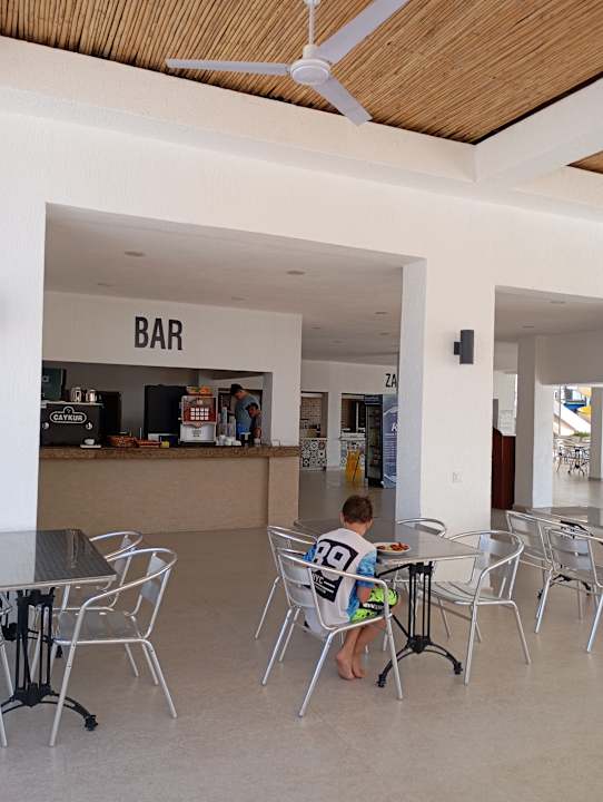 Gastro Petunya Beach Resort