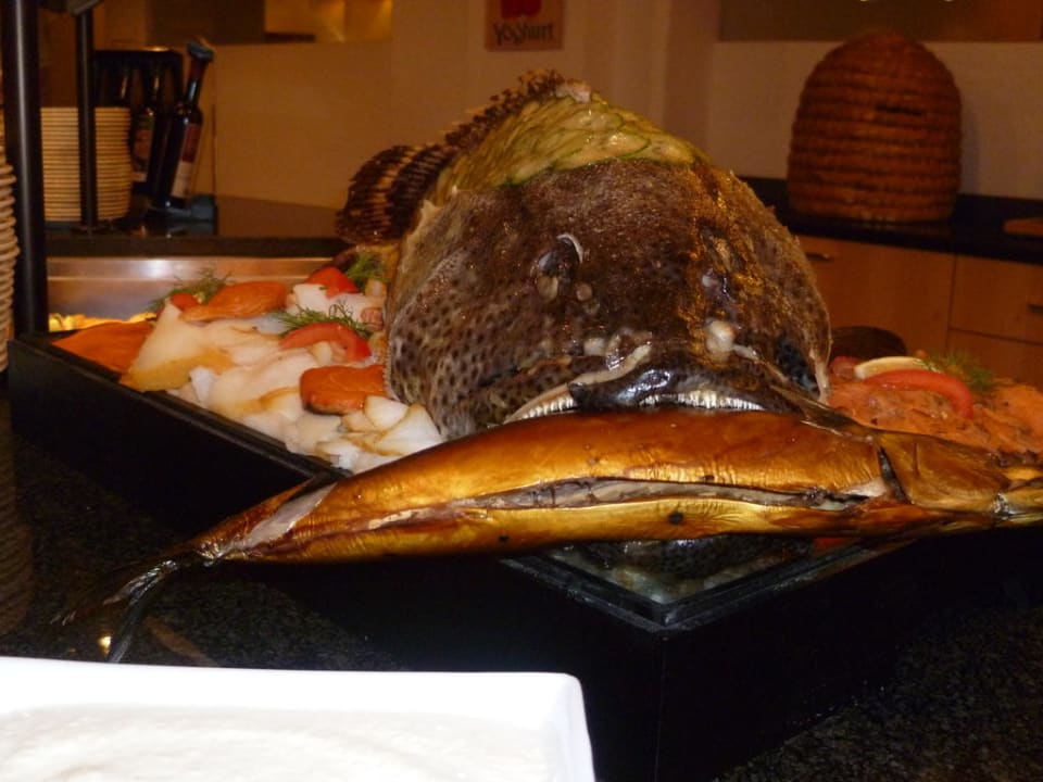 Fisch am Weihnachtsbuffet Familotel Allgäuer Berghof