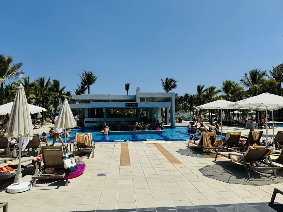 Pool Hotel Riu Palace Mexico