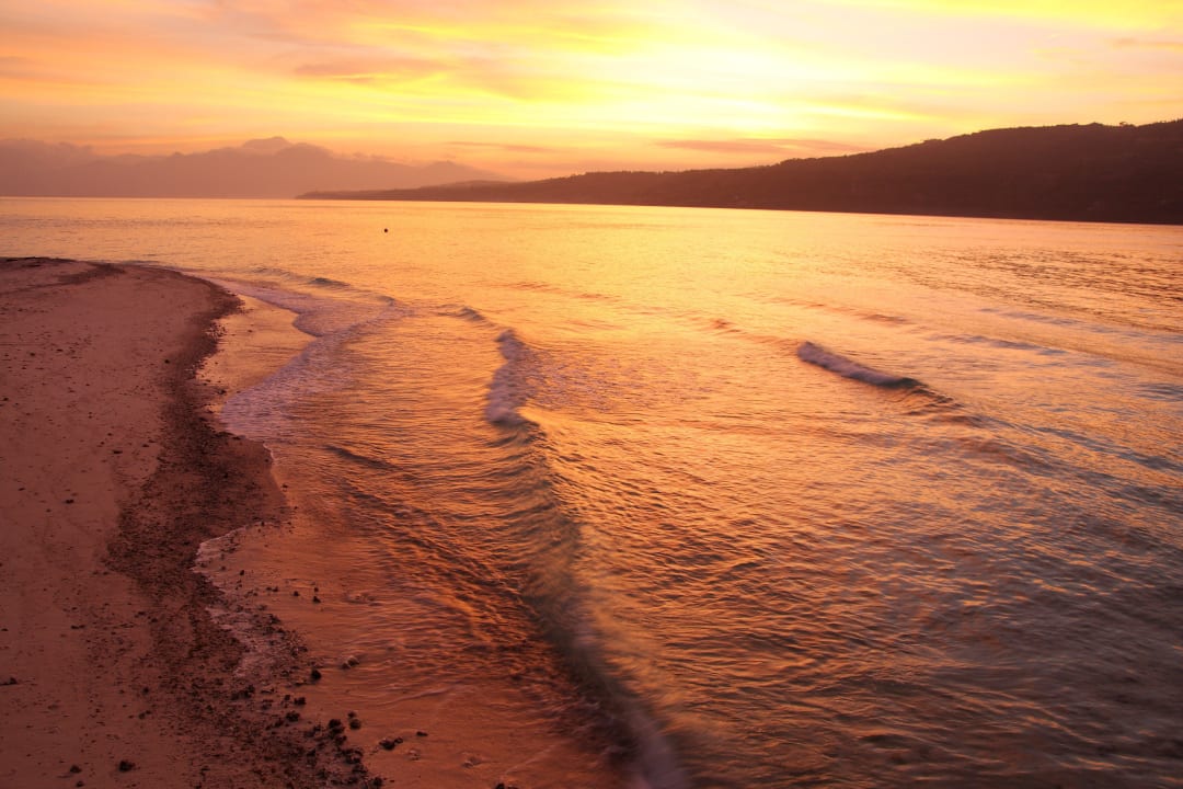 Strand mit weißem Sand! Sehr flach Hotel Sumilon Bluewater Island Resort