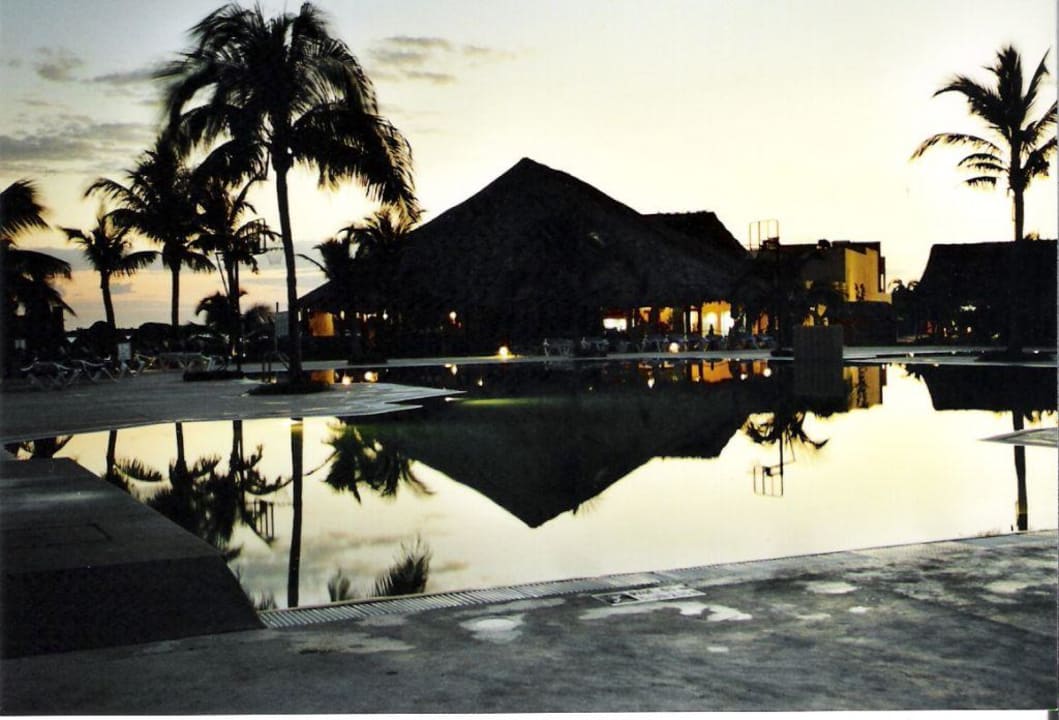 Abendstimmung am Pool Akumal Bay Beach & Wellness Resort