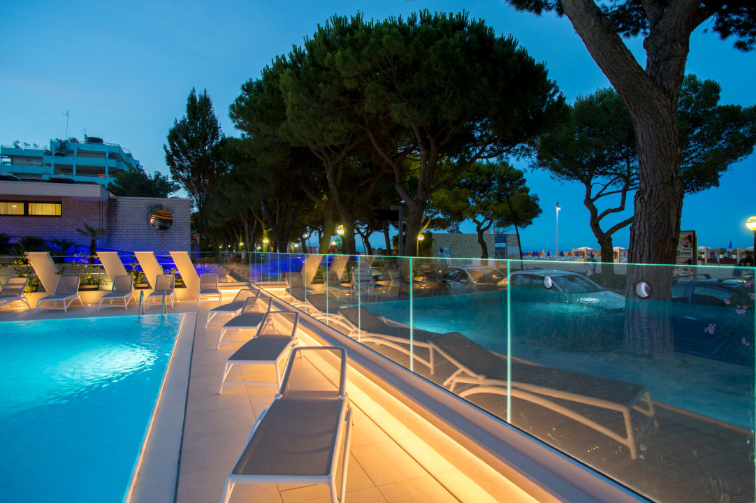 Außenansicht Playa Grand Hotel