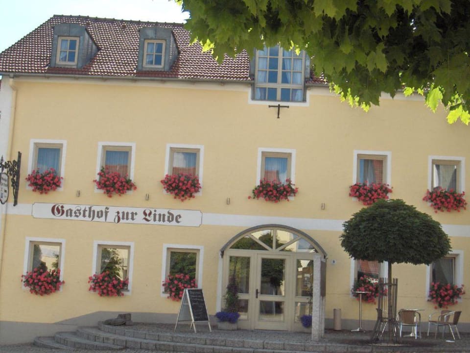 Gasthof Aussenansicht Hotel Gasthof Zur Linde