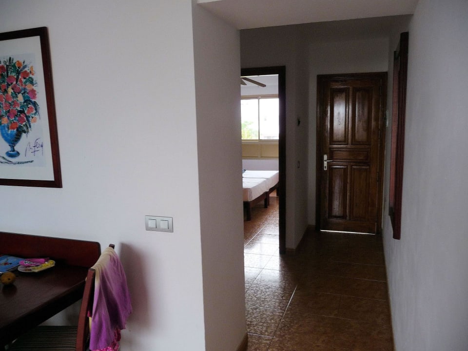 Eingangstür und Flur (E203) Hotel Floresta