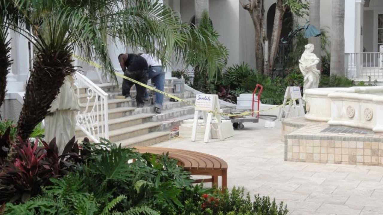 Lärm und Bauarbeiten überall in der Anlage Sandals Royal Bahamian