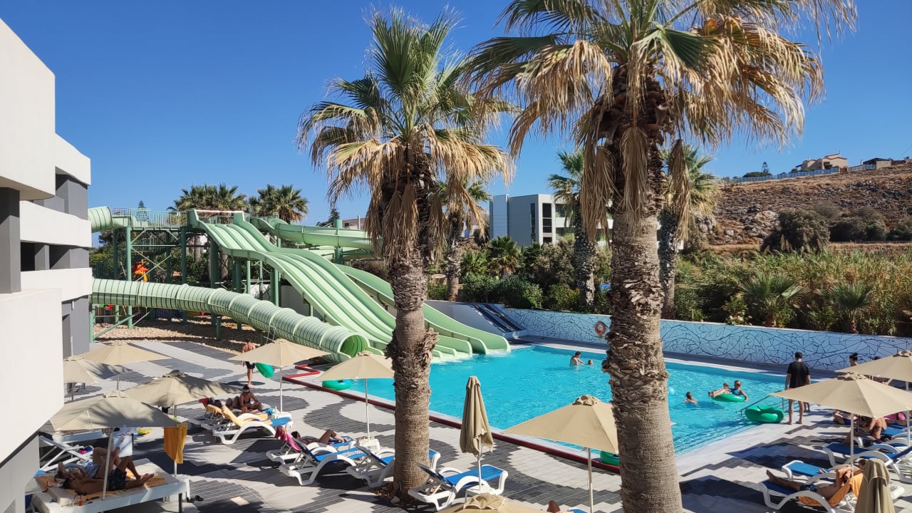 Pool Arina Beach Resort