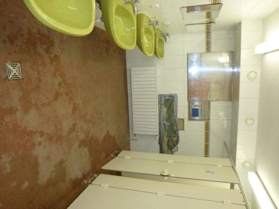 Damen Dusche Campingplatz Hirth