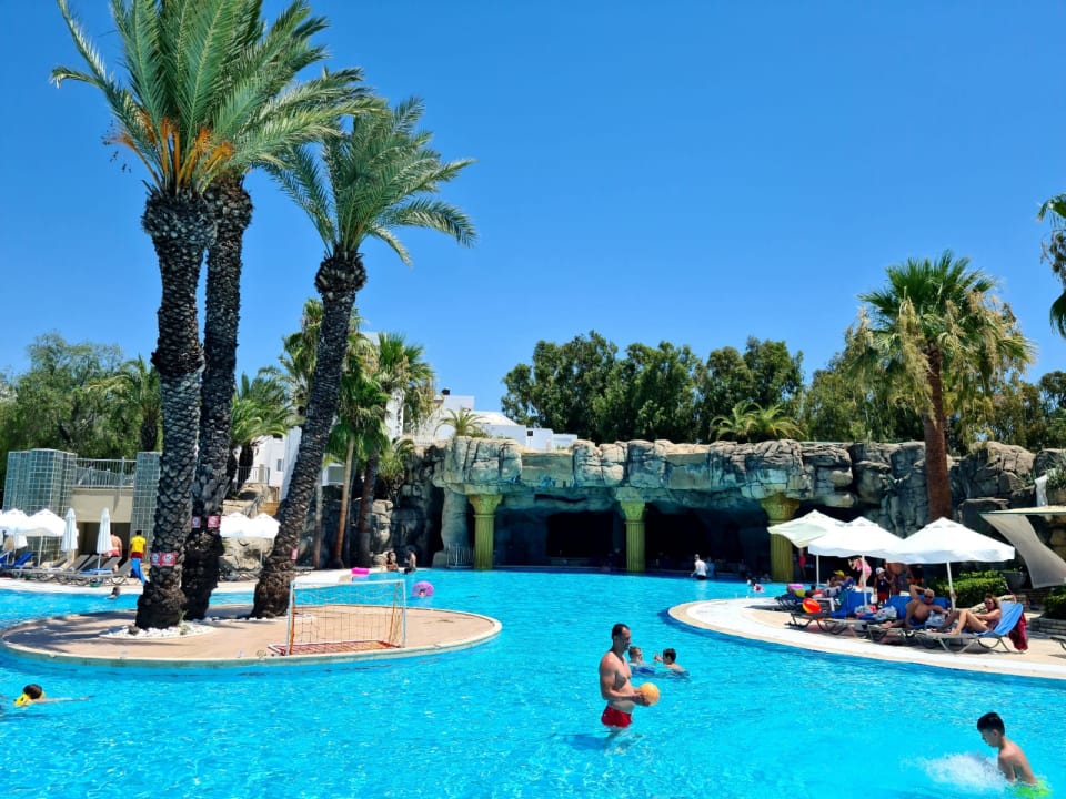 Pool Monachus Family Resort Sorgun