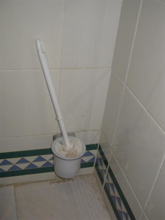 Fäkalienreste vom Vorbewohner an der Wand El Mouradi Club Kantaoui