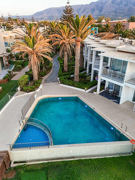 Pool HARPIN Happy Days Beach Hotel