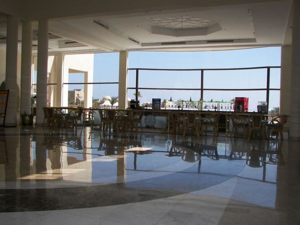 Lobby im Hotel Pensee Pensée Royal Garden Beach Resort