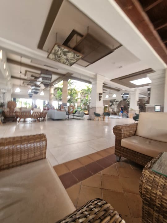 Lobby Hotel Riu Karamboa