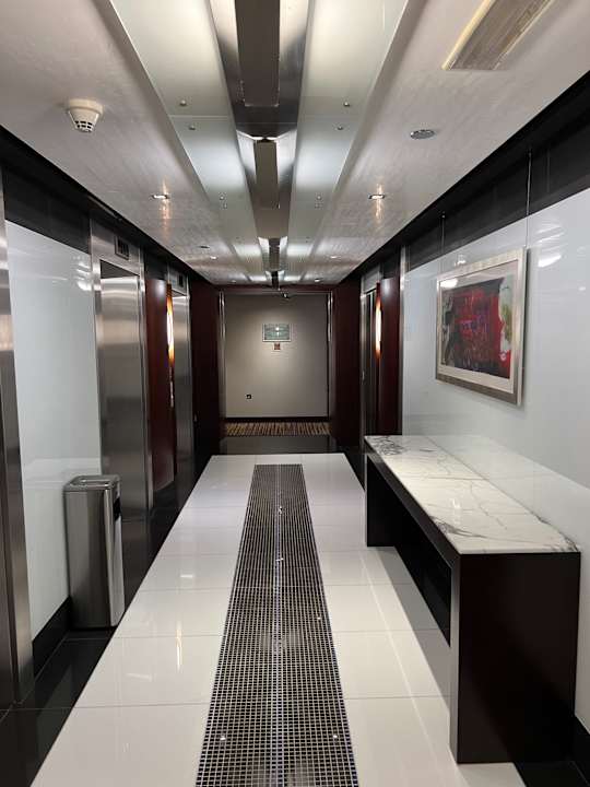 Lobby Rose Rayhaan by Rotana