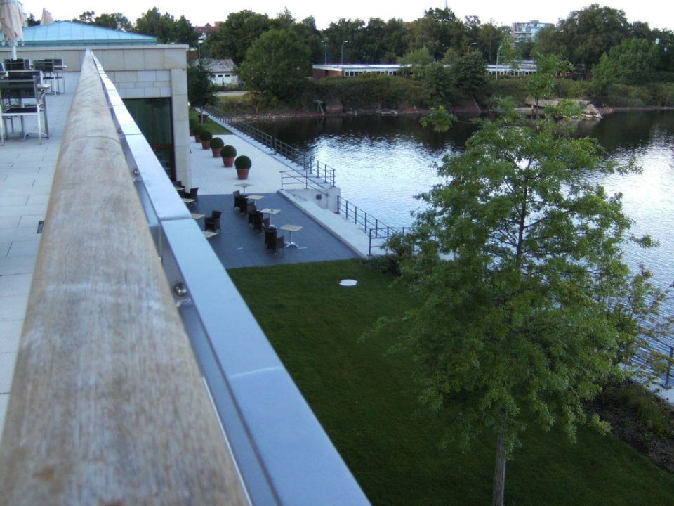 Sicht von der Terrasse ATLANTIC Hotel Wilhelmshaven