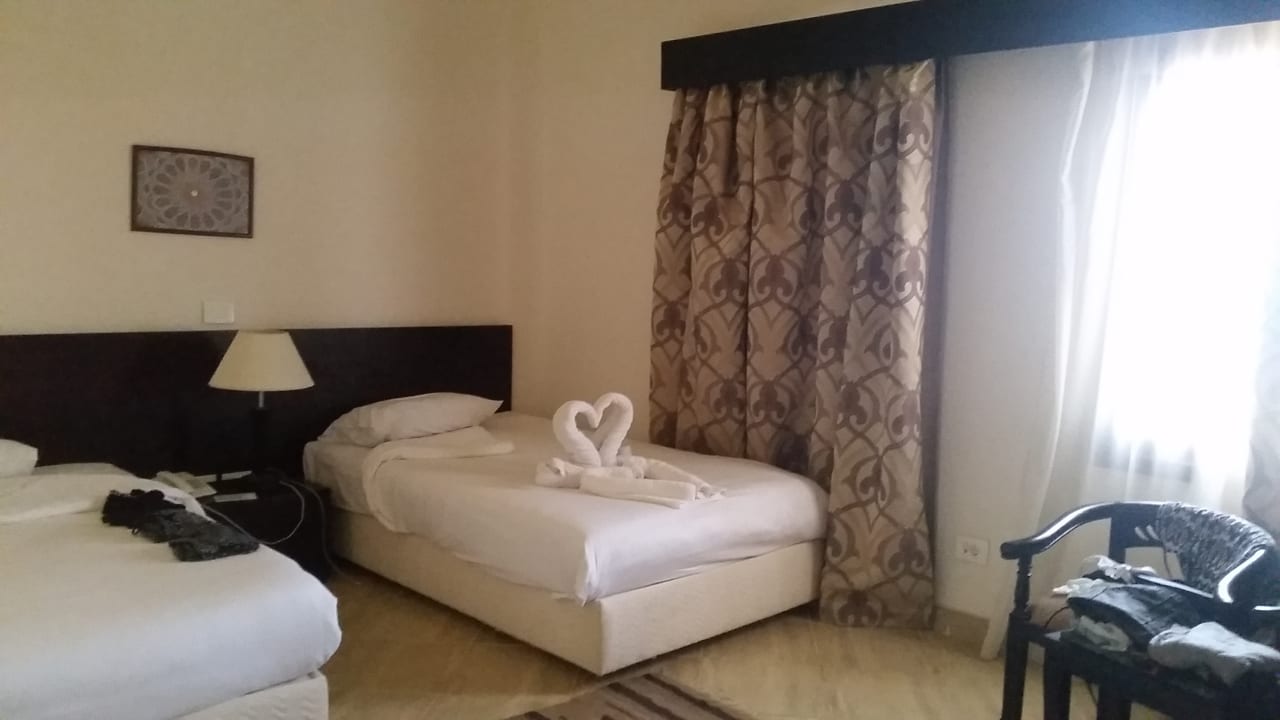 Zimmer Rohanou Beach Resort