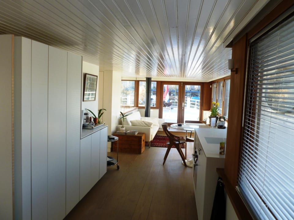 Aufenthaltsbereich der Somoya Somoya's Saloon