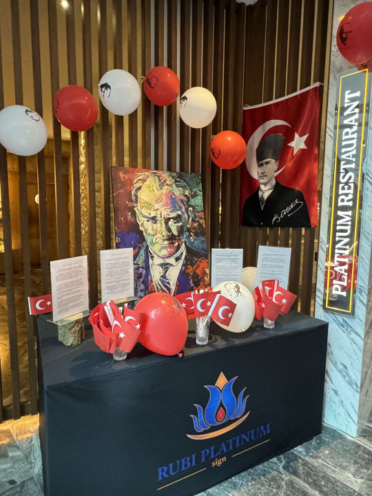 Gastro Rubi Platinum Sign