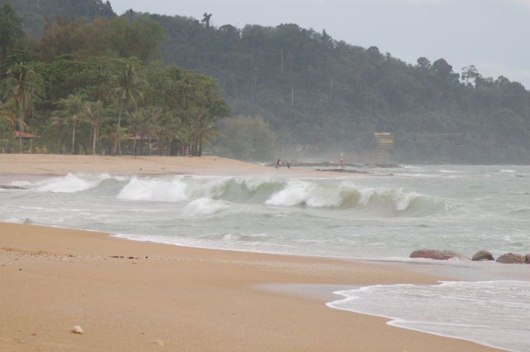 Strand kurz vor dem Tropenregen Khaolak Bhandari Resort & Spa
