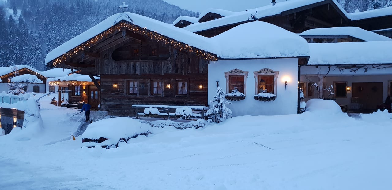 Außenansicht Hotel Feuriger Tatzlwurm