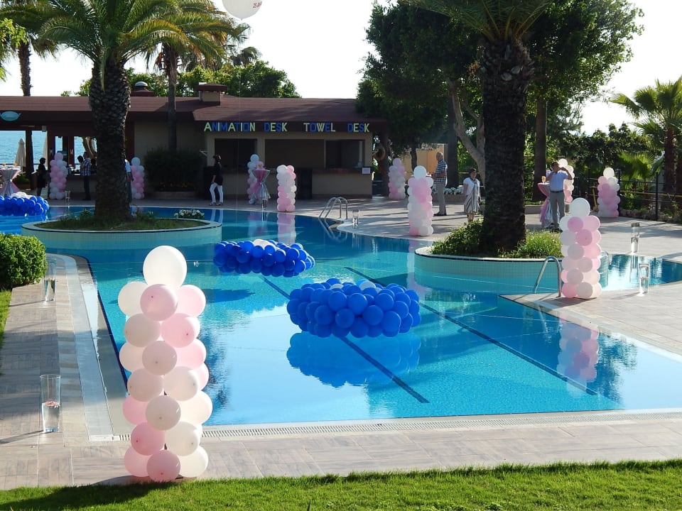 Pool am Hotelgeburtstag Hotel Grand Side