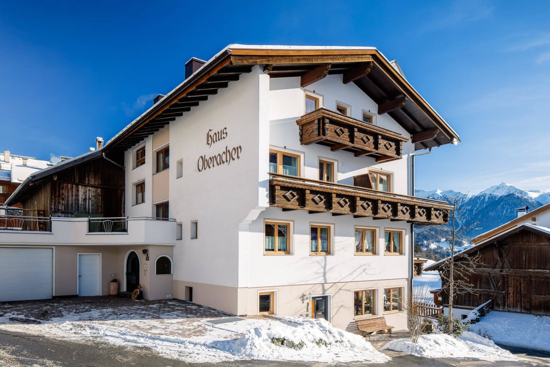 Hausansicht Winter Haus Oberacher