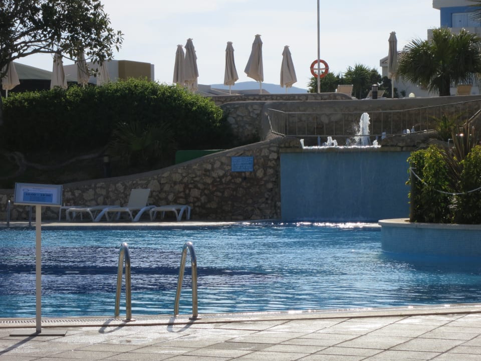 Unterer Pool blau punta reina