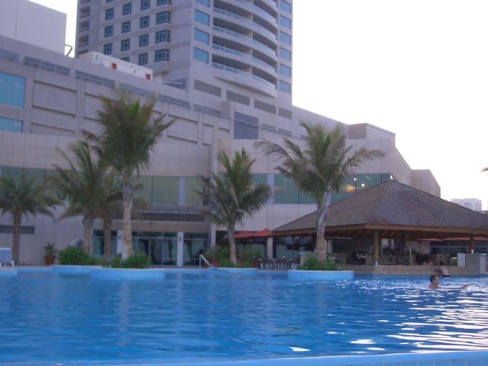 Pool Beach Rotana
