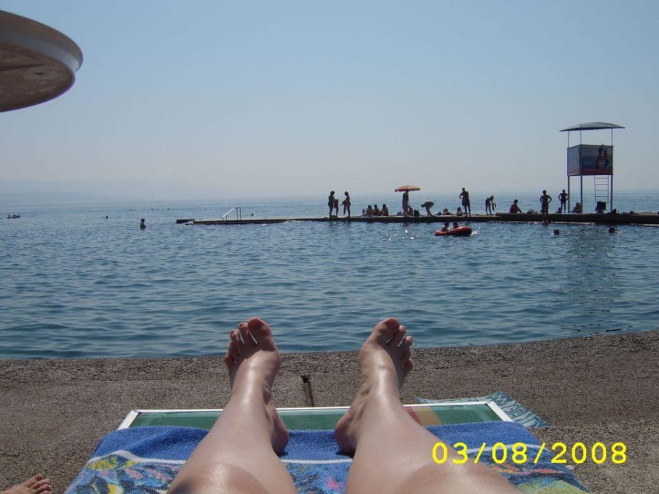 Der Strand vor dem Hotel Hotel Bellevue - Liburnia