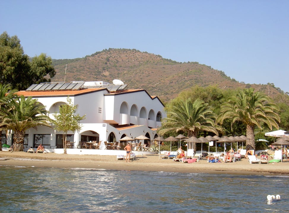 Das Hotel vom Wasser aus Dogan Paradise Beach