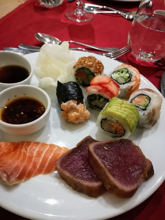 Gastro Acanthus Cennet Barut Collection