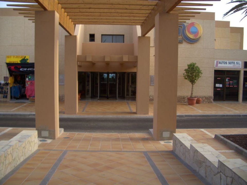 Eingang SBH Hotel Taro Beach