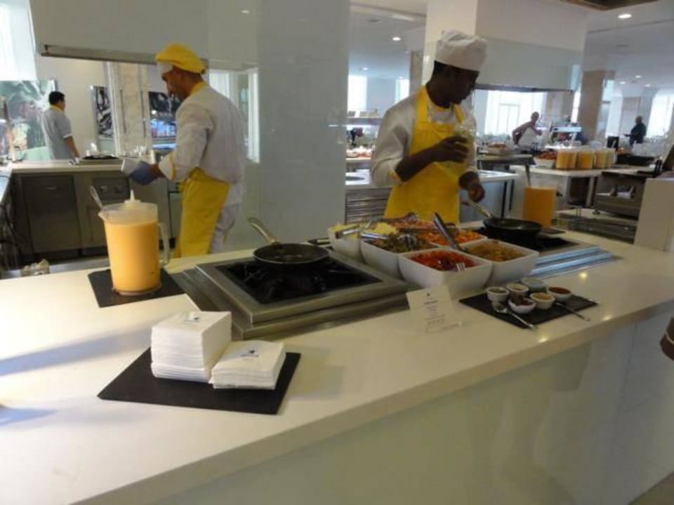 Frühstücksbuffet Iberostar Waves Bouganville Playa