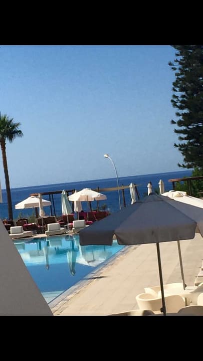 Pool Aussicht zum Meer Napa Mermaid Hotel & Suites