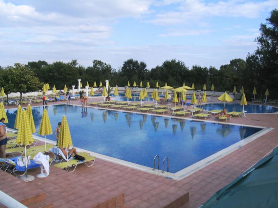 zu kleiner Pool für 500 Zimmer Duni Royal Holiday Village