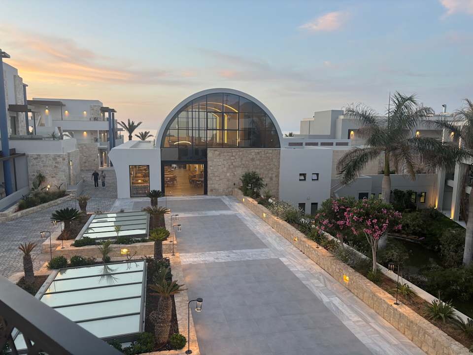 Außenansicht Paralos Kosta Alímia