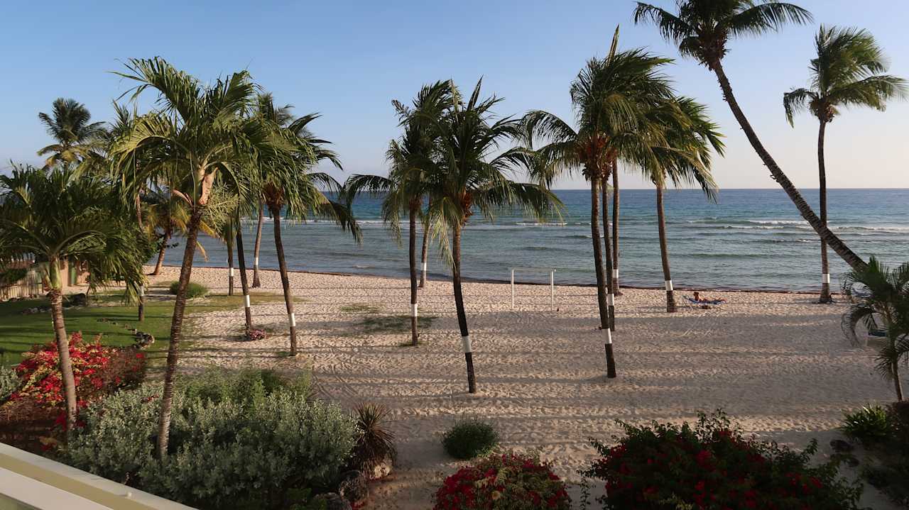 Ausblick Coconut Court Beach Hotel