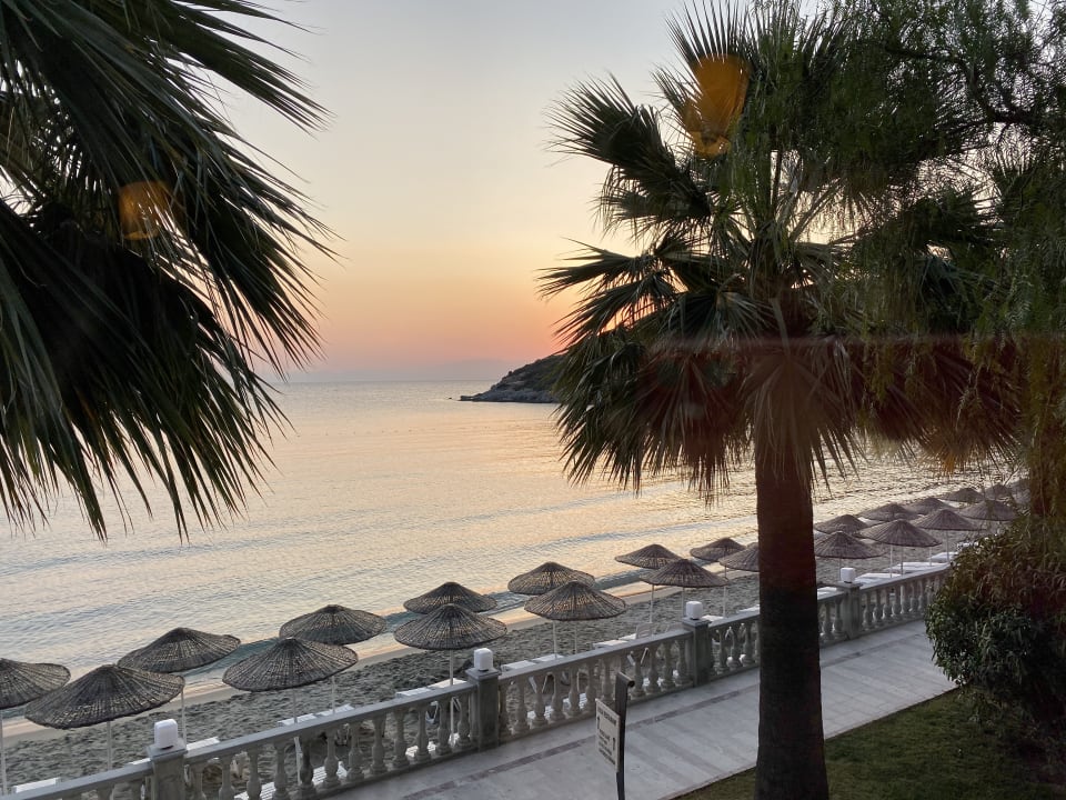 Strand Tusan Beach Resort