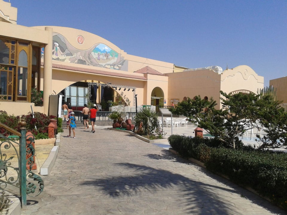 Eingang vom Pool zur Lobby Ali Baba Palace Hotel