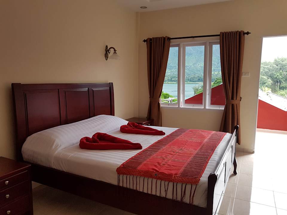 Zimmer Zoé’s Paradise Waterfront Hotel